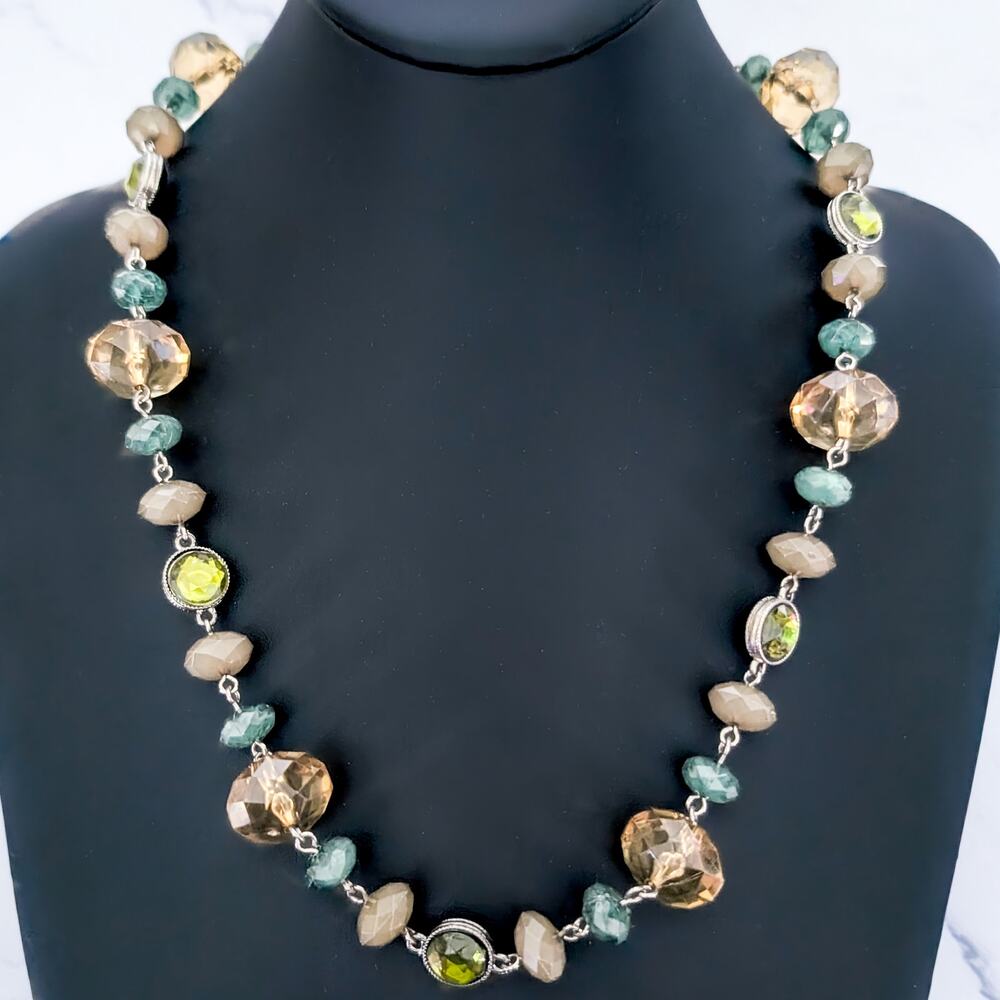 Pretty Green Tones Statement Necklace 23"